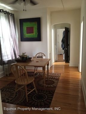 Building Photo - 636 N New St