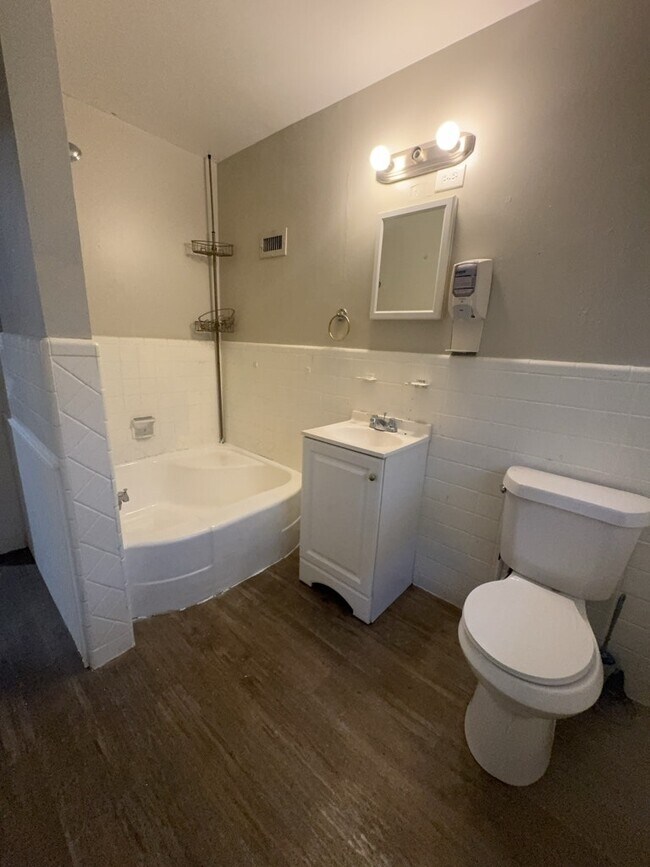 Building Photo - 5855 Canton Park Dr