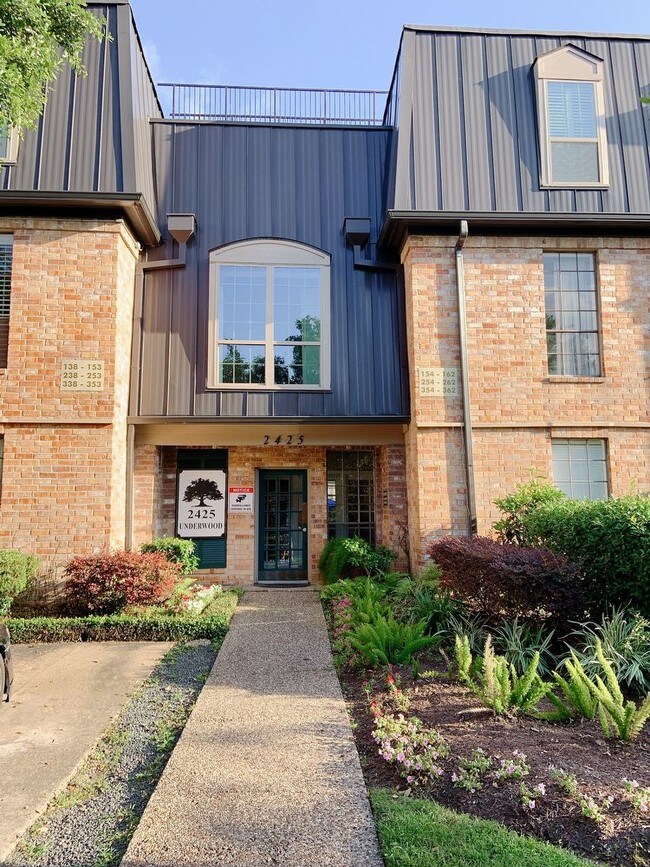 Building Photo - 2425 UNDERWOOD STREET 354