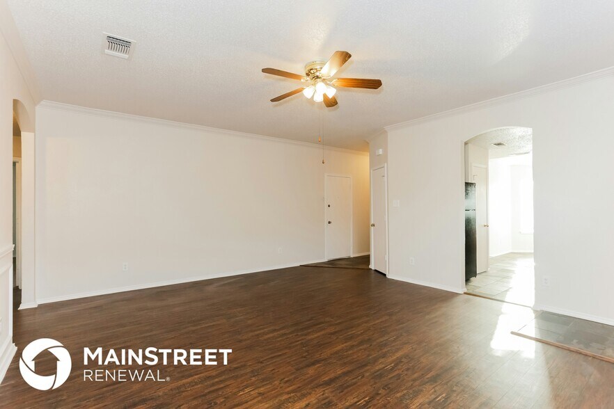 Building Photo - 8117 Sweetwater Ln