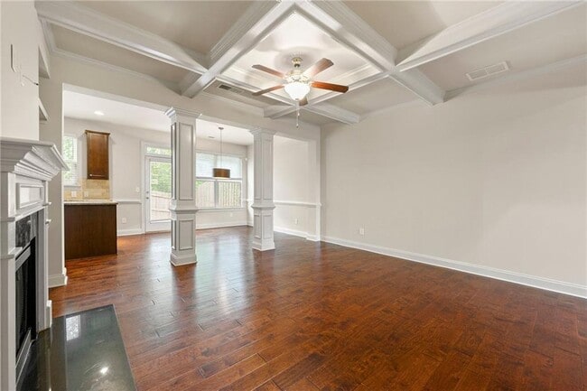 Building Photo - 2462 Whiteoak Run