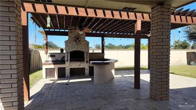 Building Photo - 20 San Rodrigo