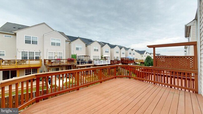 Building Photo - 502 Legrace Terrace NE