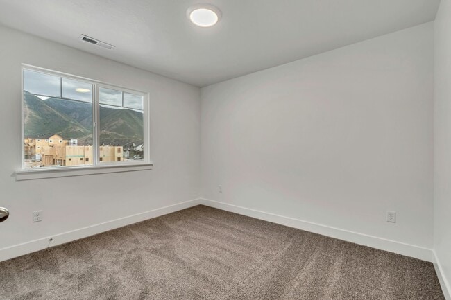 Building Photo - 672 S 4500 S
