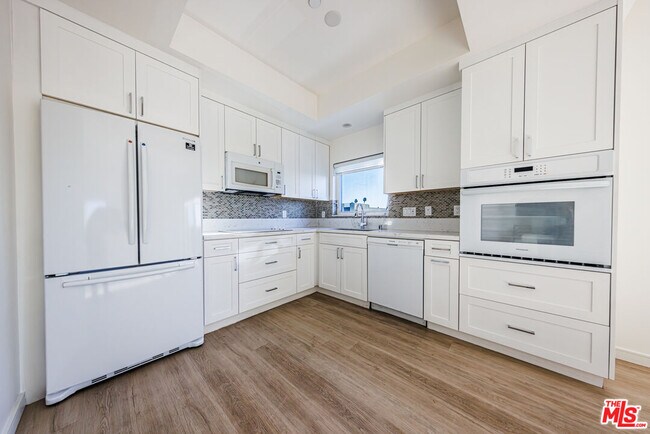 Building Photo - 1187 Crenshaw Blvd