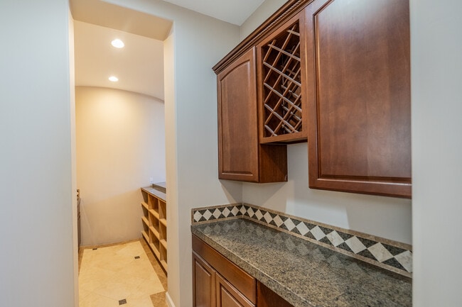 Building Photo - 17425 Cyrus Ln