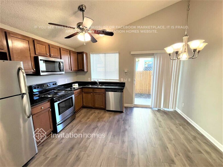 Building Photo - 4534 S Quintero St