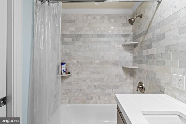 Building Photo - 1901 Walnut St