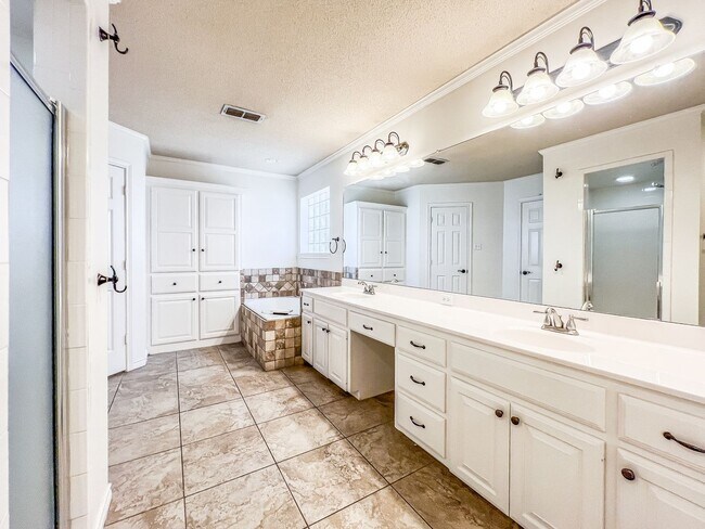 Building Photo - 4 bedroom 2.5 bathroom house in Cooper ISD with Solar!!