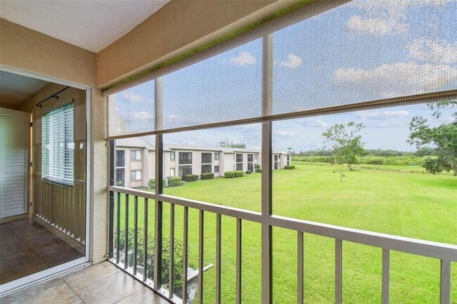 Building Photo - 204 Mary Dr