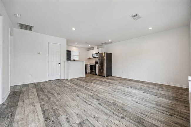 Building Photo - 2610 Cochran St