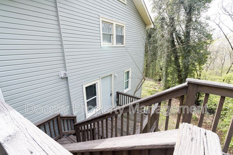 Building Photo - 612 Druid Ln