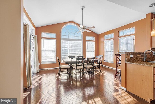 Building Photo - 206 Markham Ct