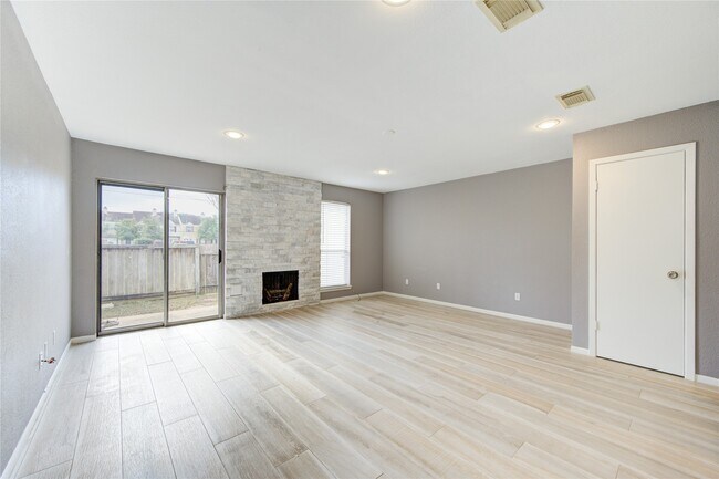 Building Photo - 2810 Grants Lake Blvd