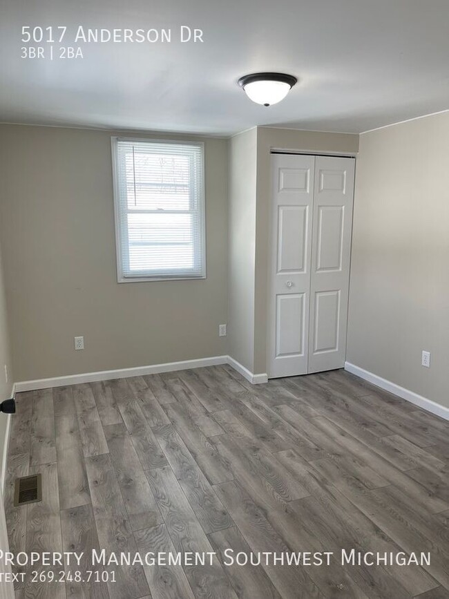 Building Photo - 5017 Anderson Dr