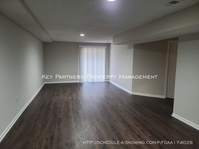 Building Photo - 6823 W 76th St - 2 Bed 2 Bath Remodel!