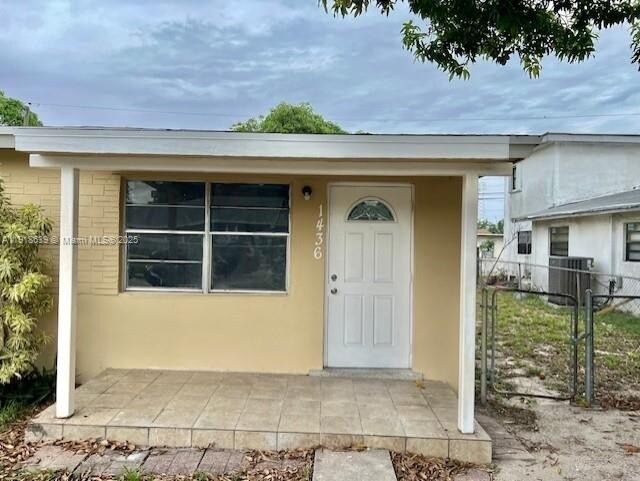 Building Photo - 1436 NW 24th Ter