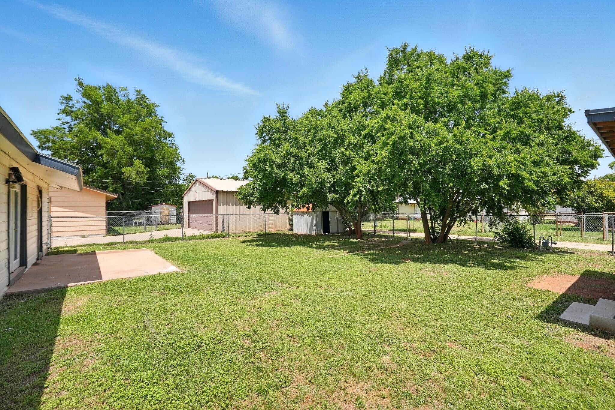 Building Photo - 2349 Marsalis Dr