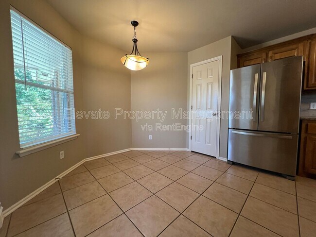 Building Photo - 1709 Del Simmons Dr