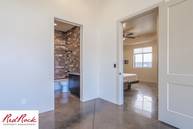 Building Photo - 4 Bedroom Luxury Home Near Sand Hollow