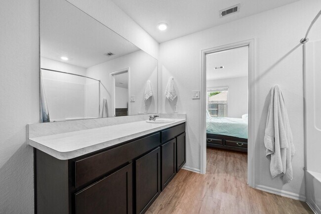 Building Photo - 18107 Rockvine Dr