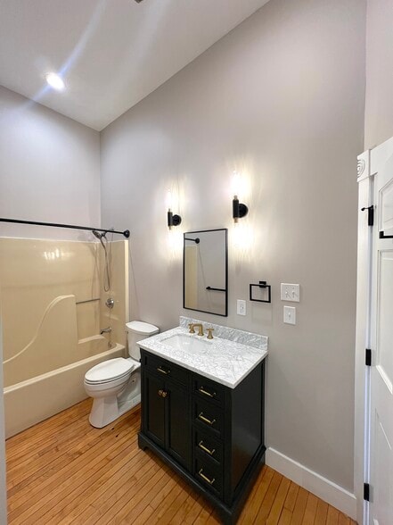 Building Photo - 27 Hillside Pl