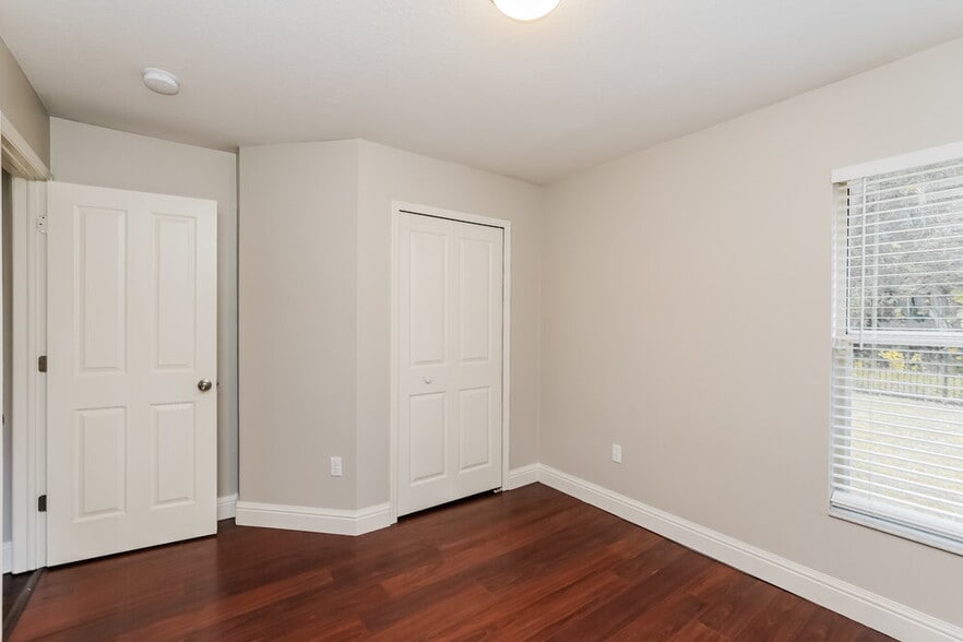 Building Photo - 1745 Kirtley Dr