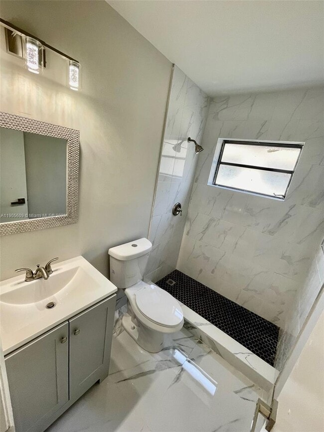 Building Photo - 21123 E Dixie Hwy