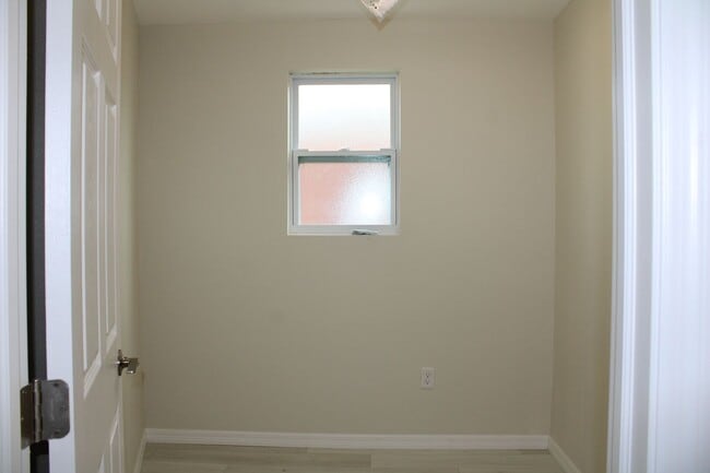 Building Photo - 4BR/3BA Two-Story Home in Hudson, FL – Move-In Ready