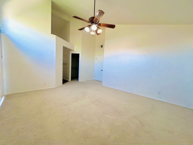 Building Photo - 4 bedroom home for lease