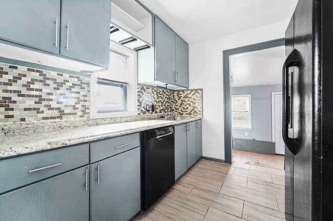 Building Photo - 55 Sonoma Ave