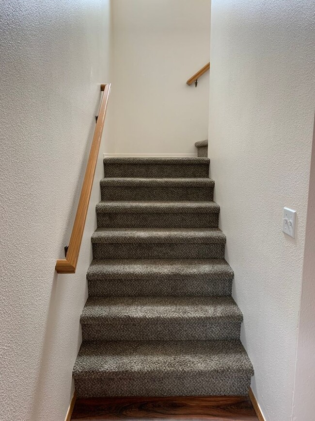 Building Photo - 3 Bdrm 1.5 Ba | Muldoon & Tudor area | AVA...