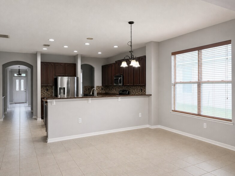 Breakfast area - 12966 Freeman St
