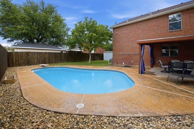 Building Photo - 37 Pinon Ct