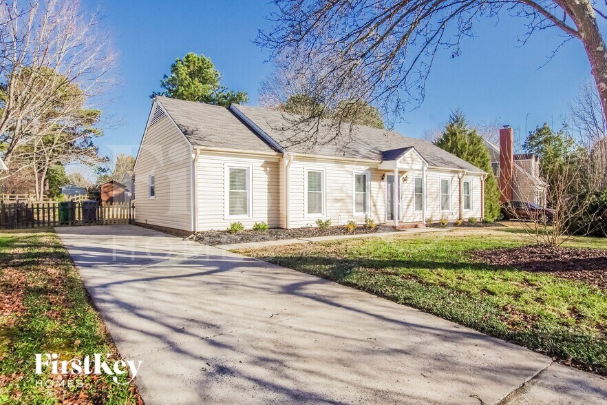 Building Photo - 11701 Charnwood Ct