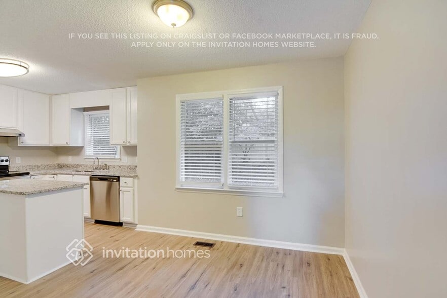 Building Photo - 3925 Old Coach Rd