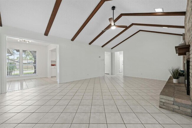 Building Photo - 1010 Red Cliff Dr