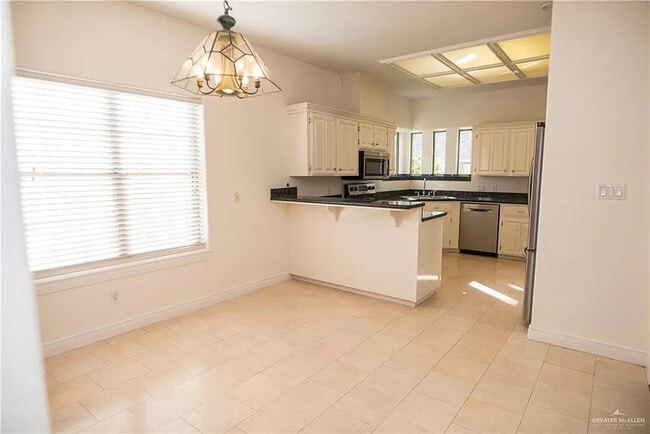 Building Photo - 5917 N Cynthia St