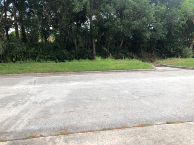 Building Photo - 5007 Eastwood Dr