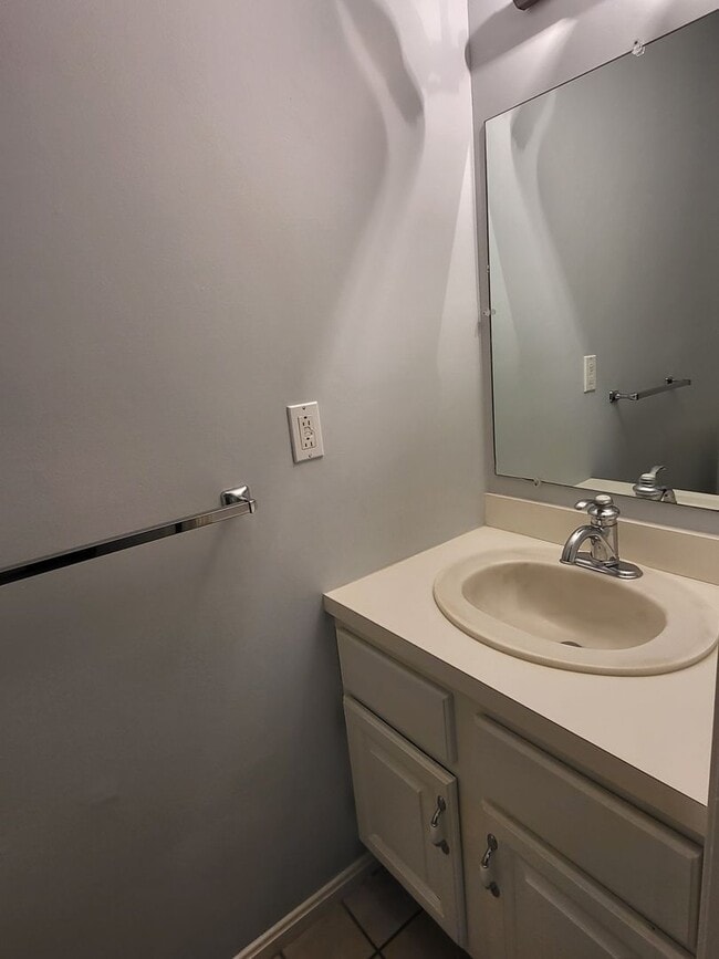 Building Photo - Well Maintained 3 Bedroom Townhome in East Lampeter Township