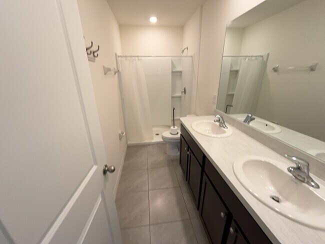 Building Photo - 5227 Dragonfly Dr