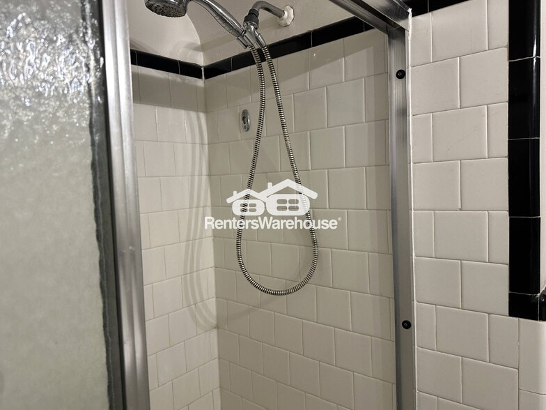 Building Photo - 3219 Taylor Ave