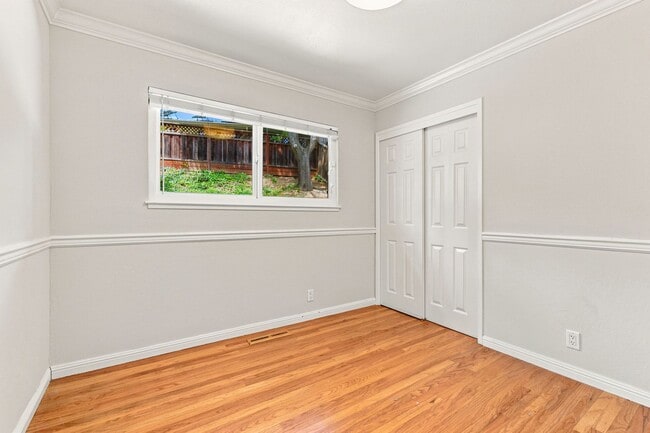 Building Photo - Spacious 4-bedroom 2-Bath in Desirable Area in Walnut Creek!