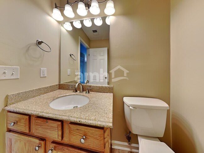 Building Photo - 230 Stoney Xing