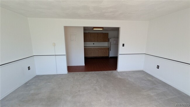 Building Photo - 51 S 86th St
