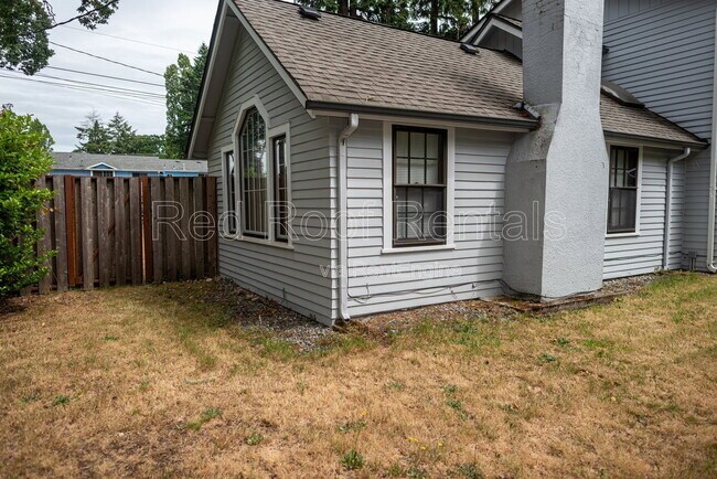 Building Photo - 9620 Maple Ave SW