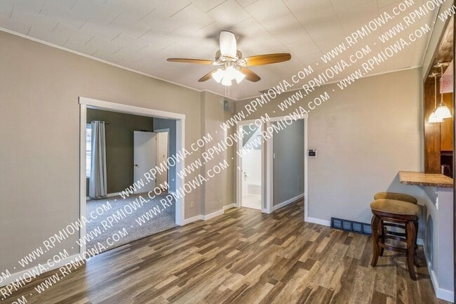 Building Photo - 1112 Main St