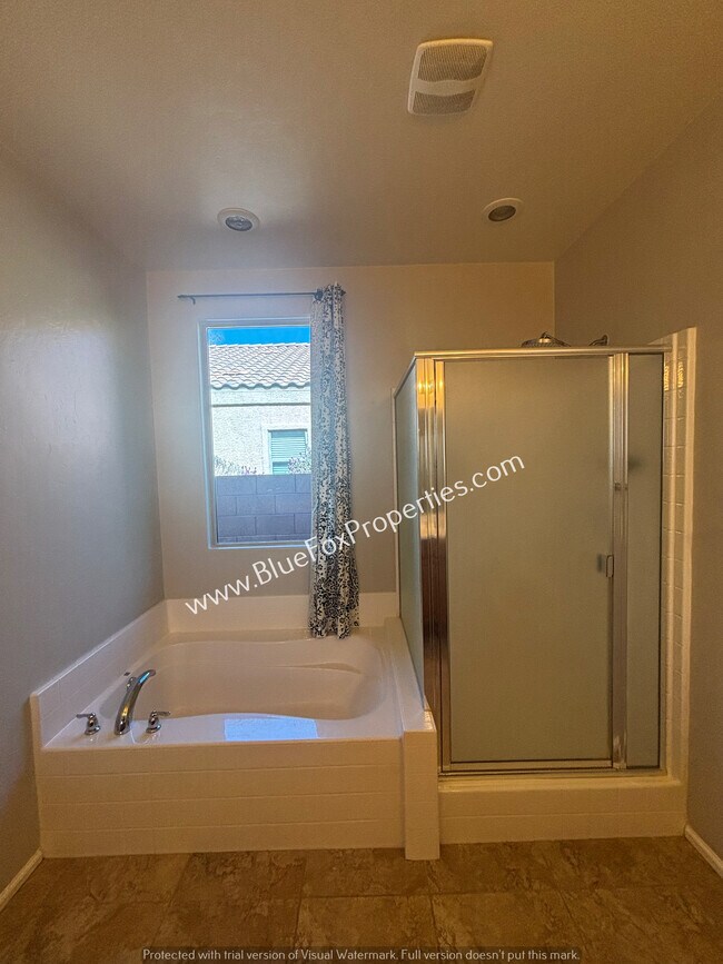 Building Photo - 12661 N Greenberry Dr