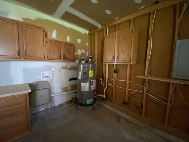 Building Photo - Updated 3 Bedroom 2 Bathroom Home in N. Ch...