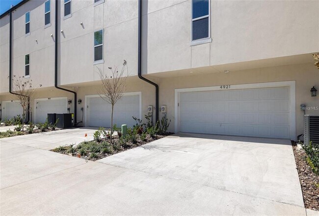 Building Photo - 4921 N Nebraska Ave